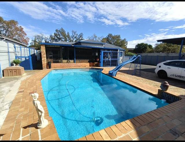 4 BEDROOM HOUSE FOR SALE IN DALVIEW